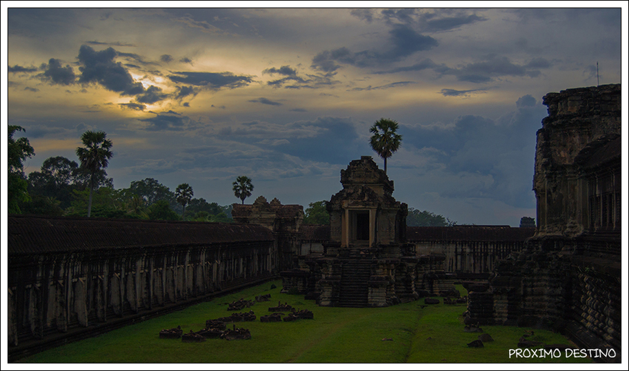 Puesta de sol en Angkor Wat